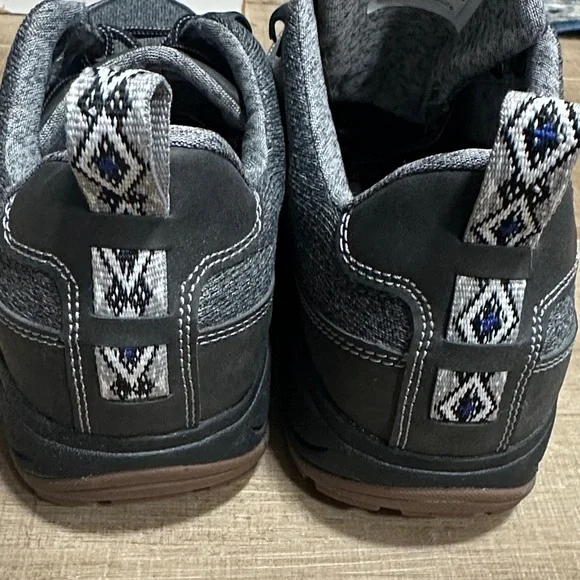 Chaco Woman’s Sneakers - Picture 4 of 10